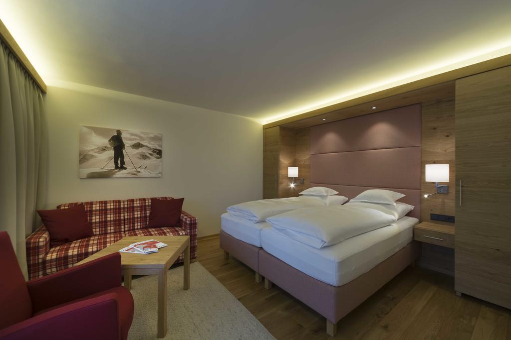 Hotel Garni Panorama Lech am Arlberg Quarto foto