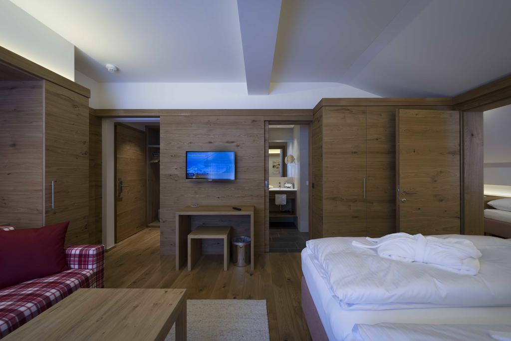 Hotel Garni Panorama Lech am Arlberg Quarto foto